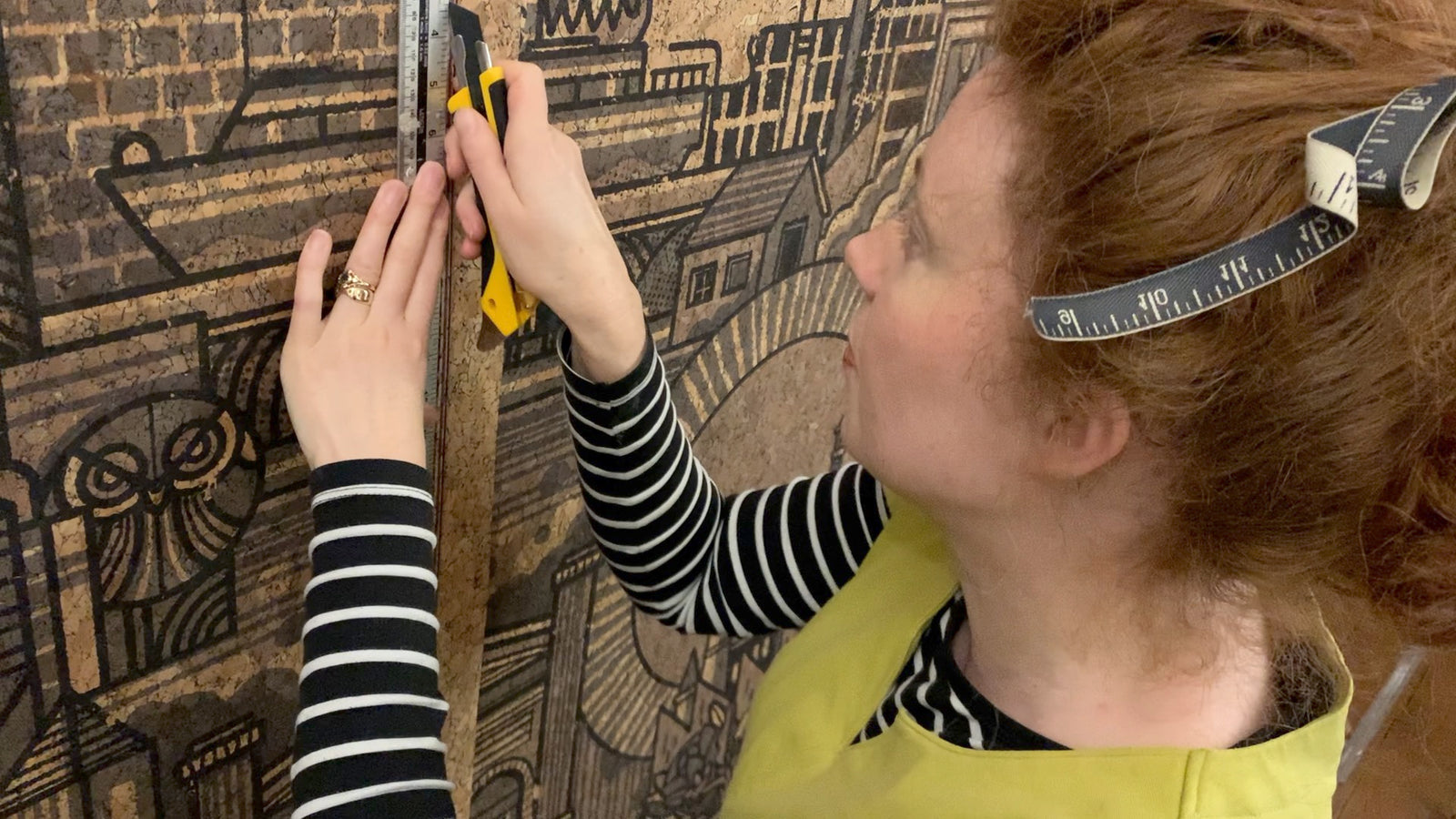 How to hang Hit the North real cork wallpaper